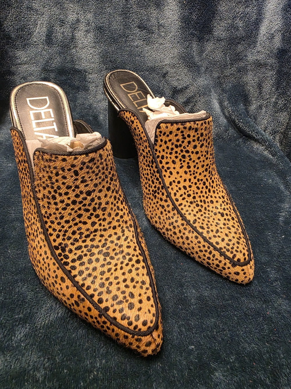 Delta Women's Leopard Print Pointed Mule Heels - Tan/Black